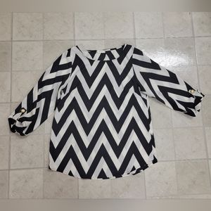 SALE 3 for $9 Women's Everly Black & White Chevron 3/4 sleeve blouse Size Small
